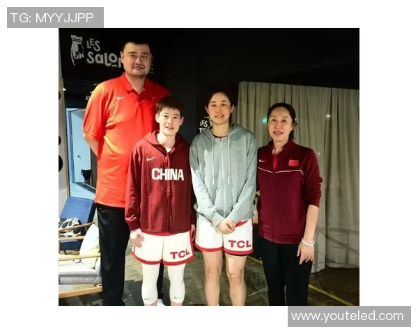 姚明携女篮荣耀出征劳伦斯盛典展现中国体育新风采
