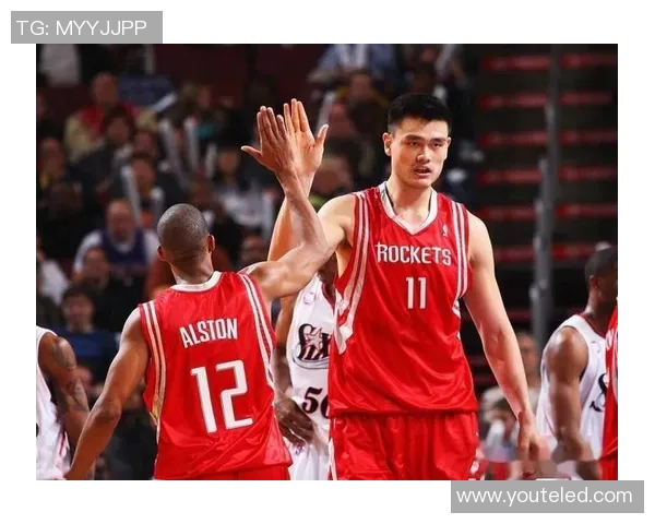 姚明与罗浩的篮球传奇之路:从赛场到人生的启示与反思 姚明与罗浩的篮球传奇之路:从赛场到人生的启示与反思