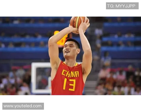 五岁姚明的篮球梦启航小小身影展现未来巨星的潜力与希望 五岁姚明的篮球梦启航小小身影展现未来巨星的潜力与希望