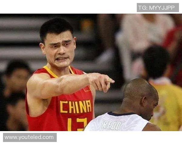 姚明与番茄的奇妙碰撞引发网络热潮背后的幽默故事 姚明与番茄的奇妙碰撞引发网络热潮背后的幽默故事