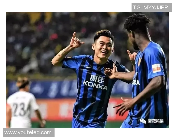 足球明星锁喉事件引发热议照片曝光背后故事揭秘