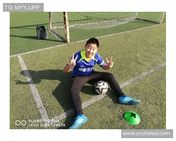 足球明星搞笑视频合集下载尽享欢乐瞬间与精彩瞬间分享